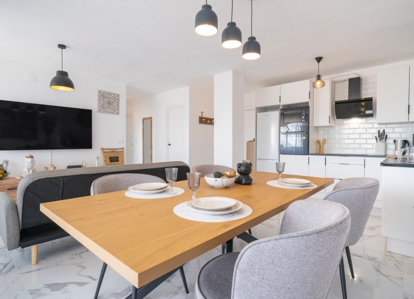 Reventa - Apartamento / Dúplex - Punta Prima