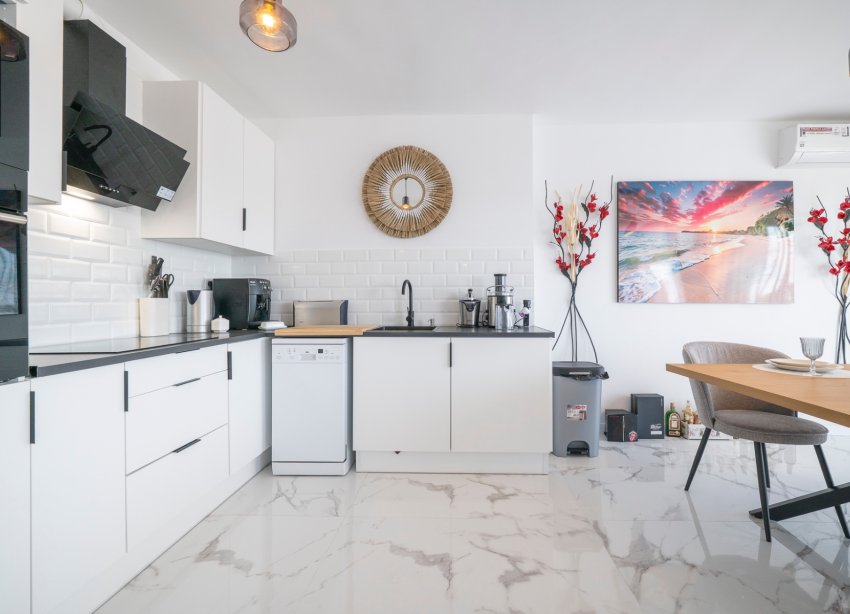 Reventa - Apartamento / Dúplex - Punta Prima