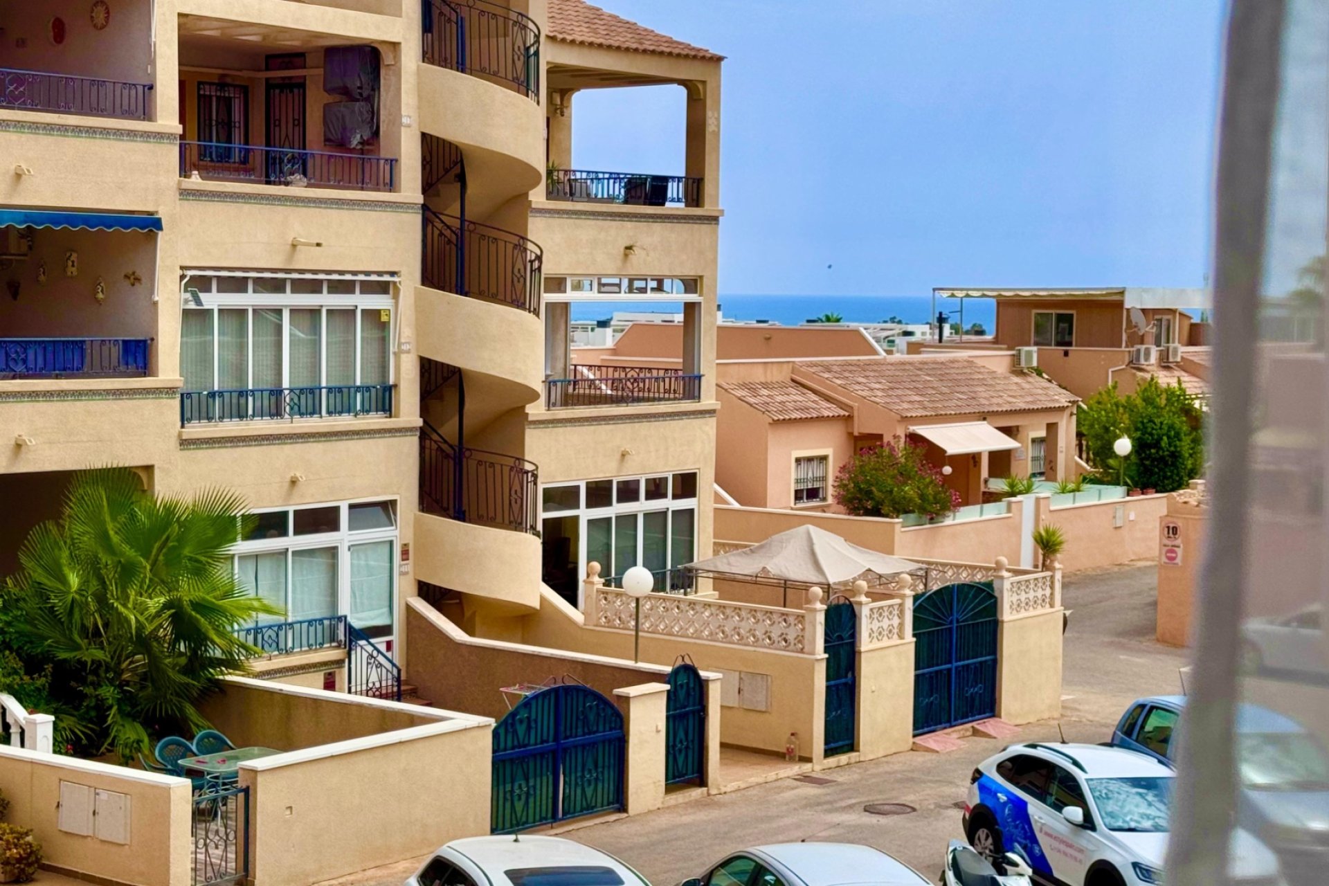 Reventa - Apartamento / Dúplex - Punta Prima