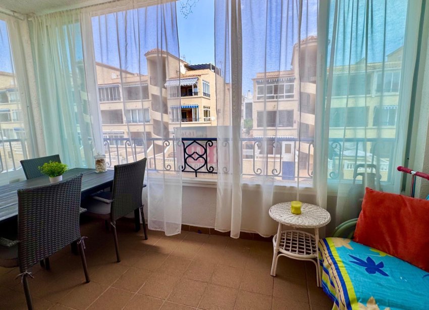 Reventa - Apartamento / Dúplex - Punta Prima