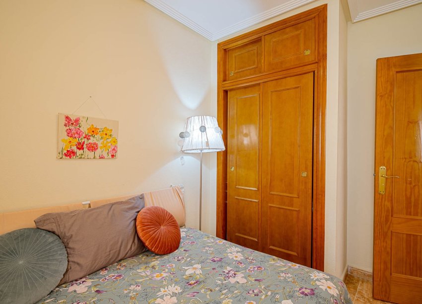 Reventa - Apartamento / Dúplex - Punta Prima
