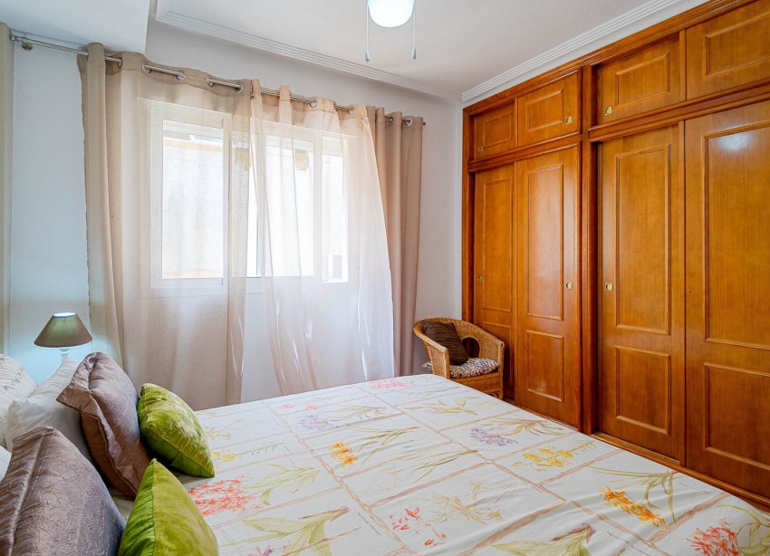 Reventa - Apartamento / Dúplex - Punta Prima