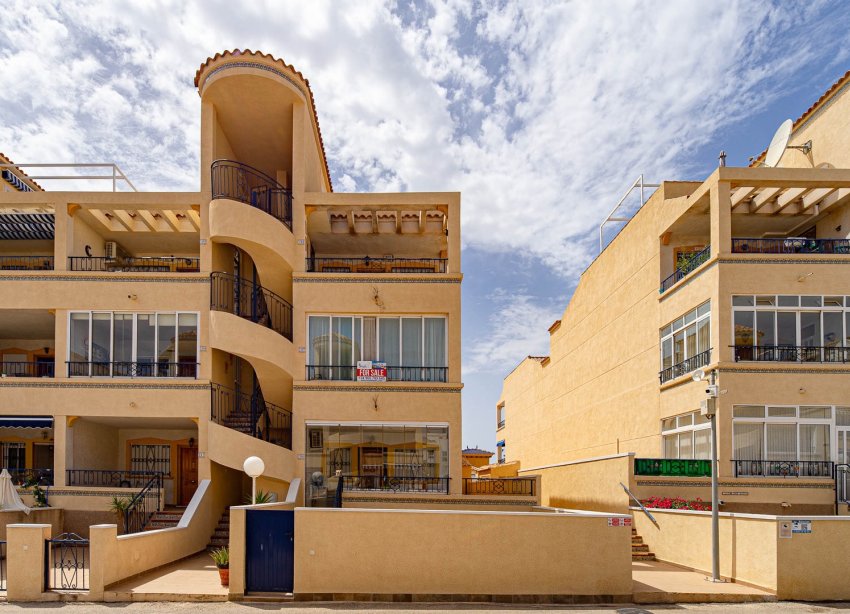 Reventa - Apartamento / Dúplex - Punta Prima