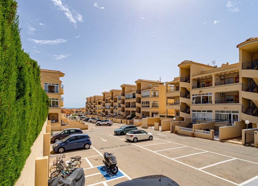 Reventa - Apartamento / Dúplex - Punta Prima