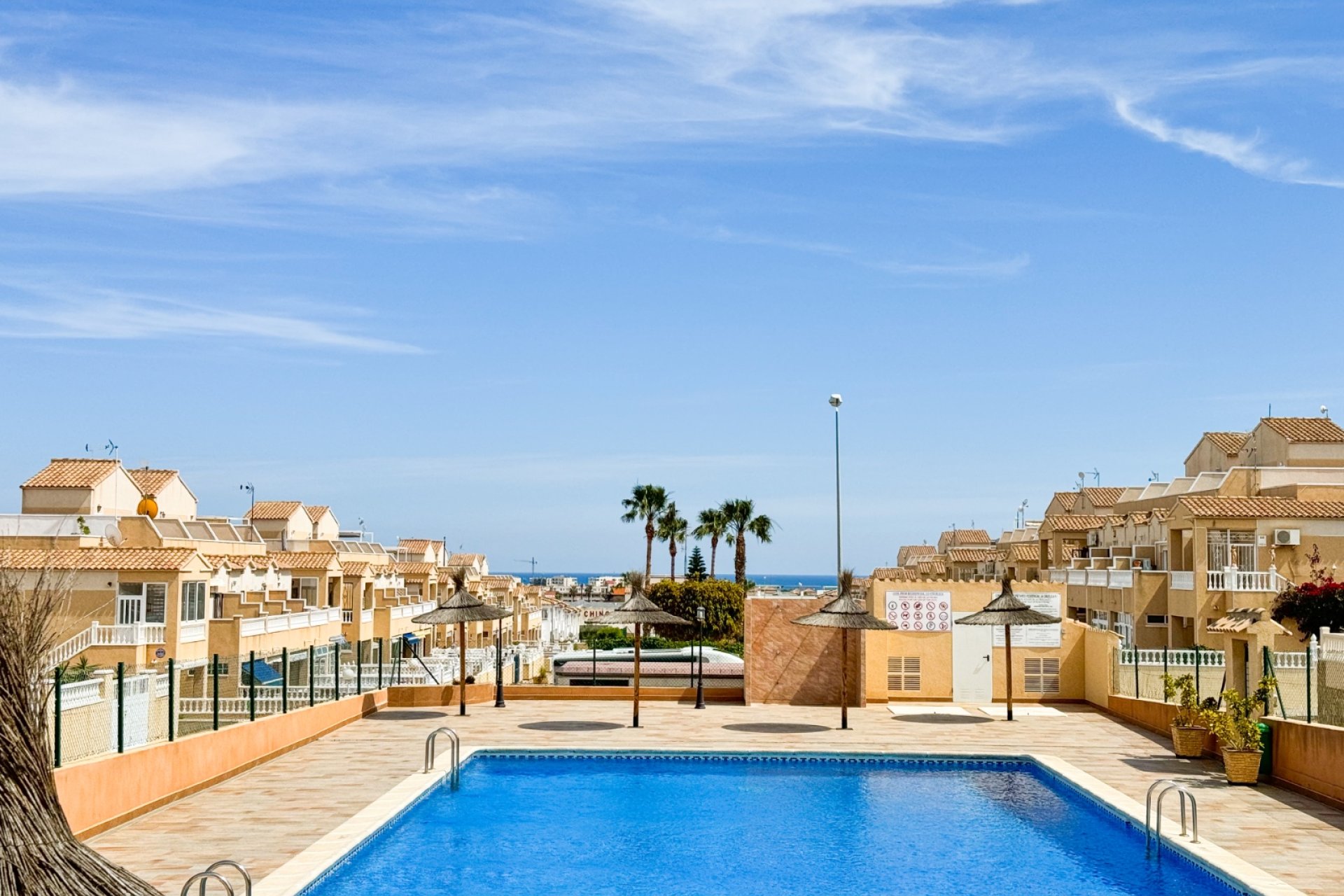 Reventa - Apartamento / Dúplex - Punta Prima