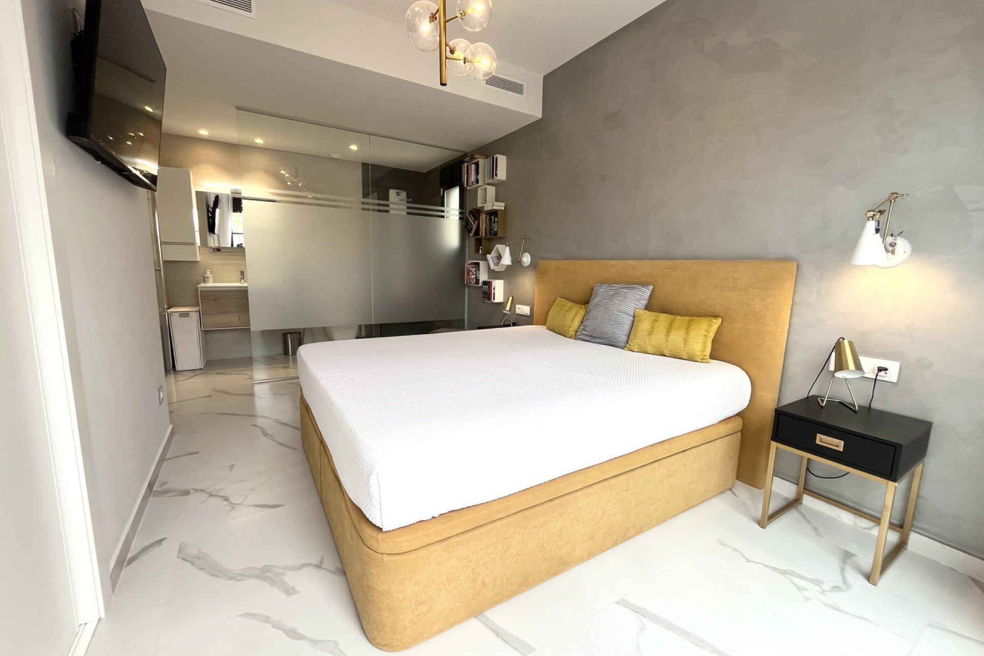 Reventa - Apartamento / Dúplex - San Miguel de Salinas