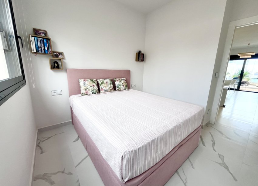 Reventa - Apartamento / Dúplex - San Miguel de Salinas