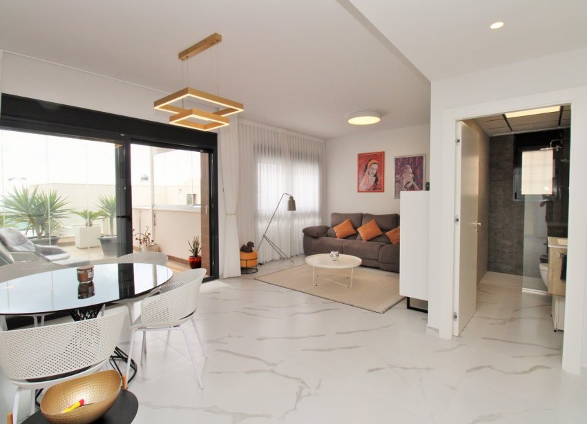 Reventa - Apartamento / Dúplex - San Miguel de Salinas