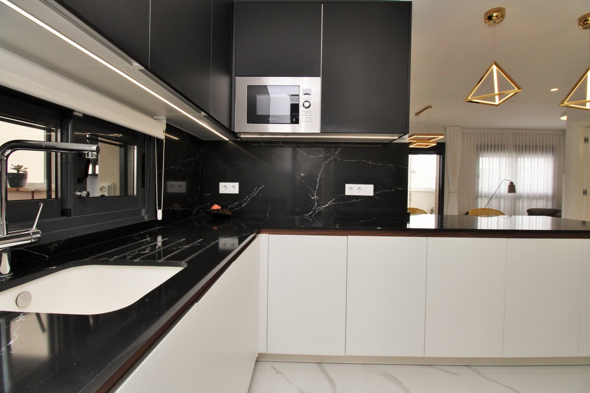 Reventa - Apartamento / Dúplex - San Miguel de Salinas