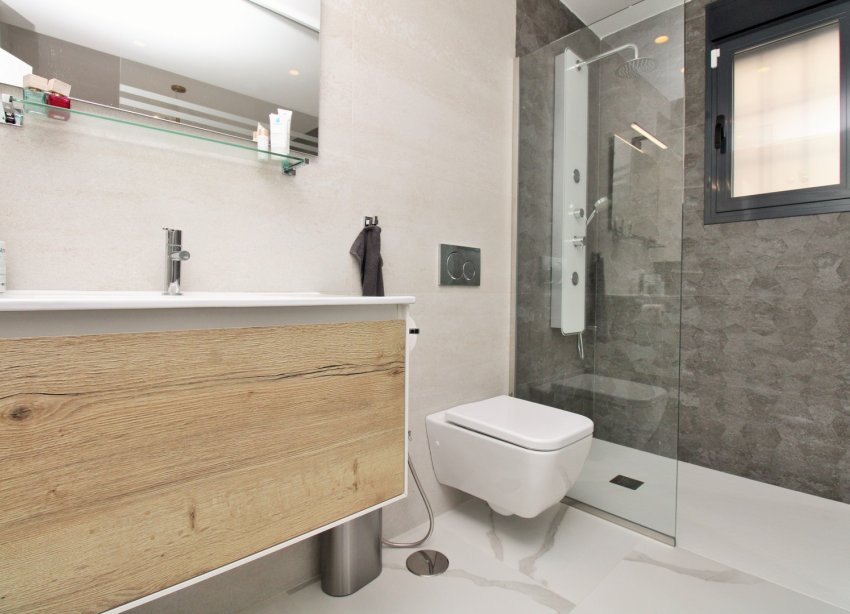 Reventa - Apartamento / Dúplex - San Miguel de Salinas