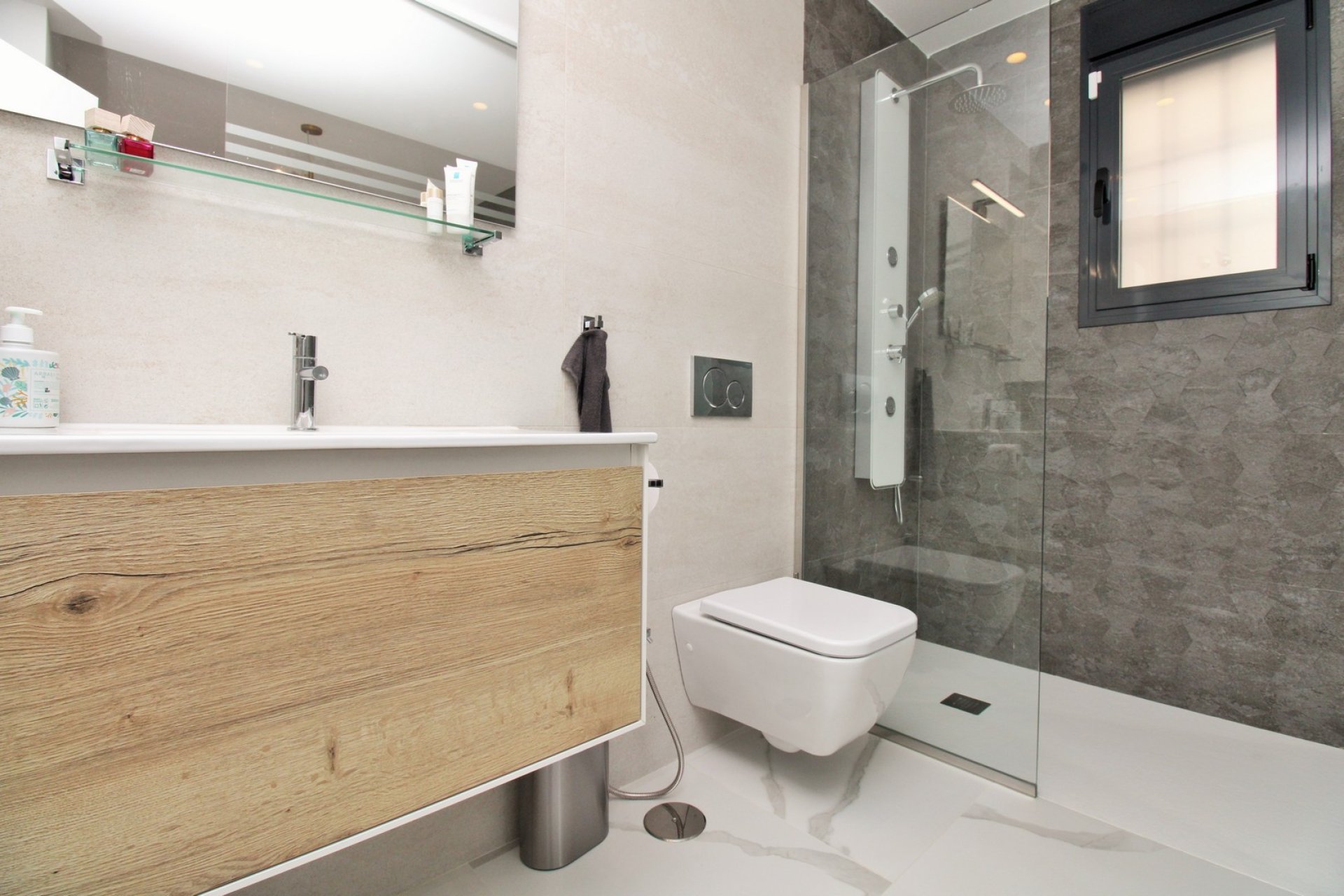 Reventa - Apartamento / Dúplex - San Miguel de Salinas
