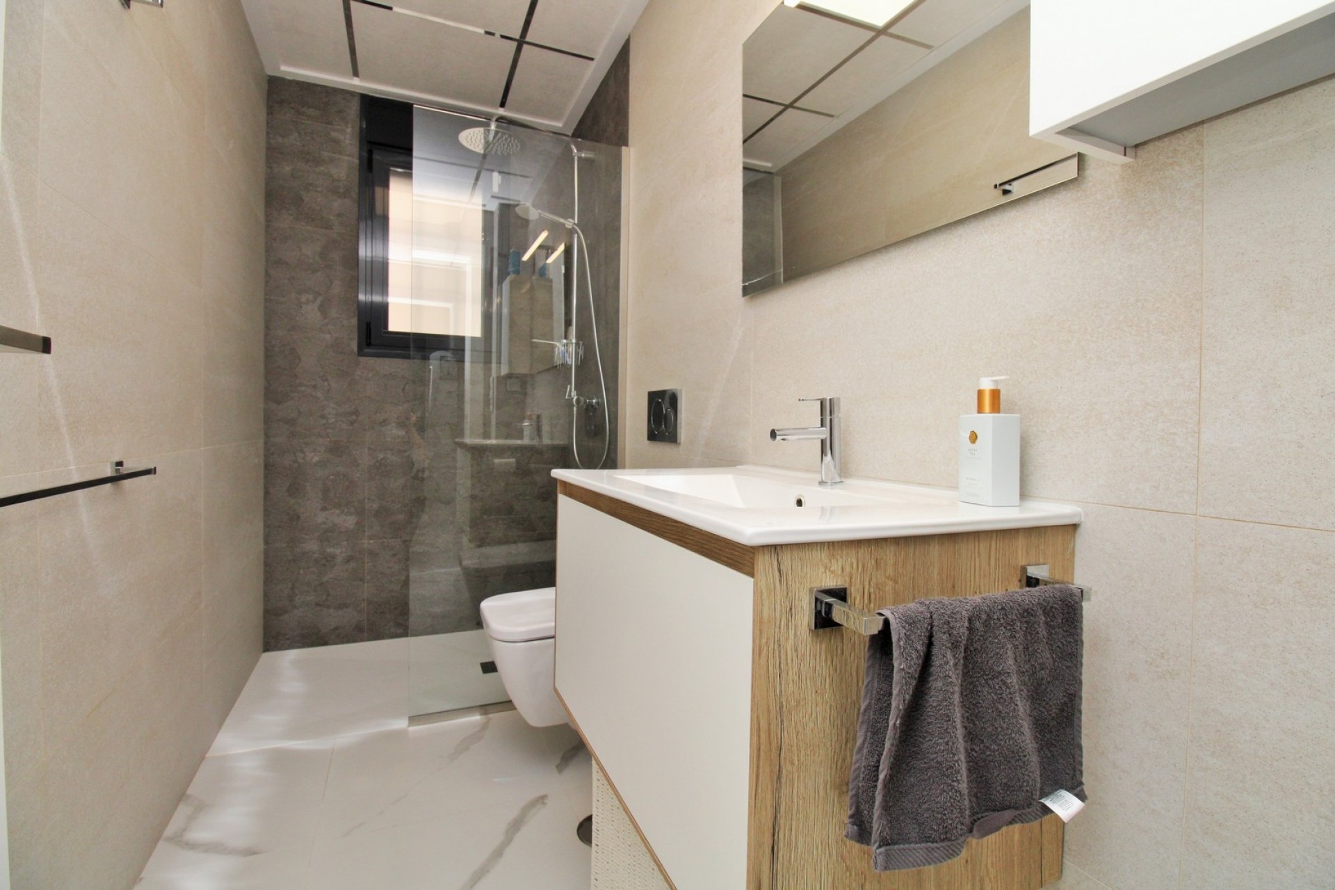Reventa - Apartamento / Dúplex - San Miguel de Salinas
