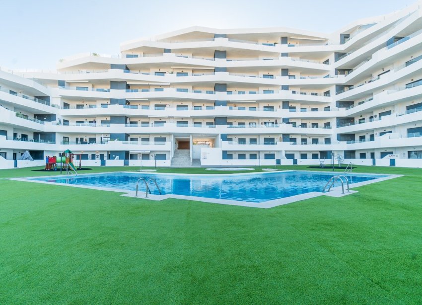 Reventa - Apartamento / Dúplex - San Miguel de Salinas