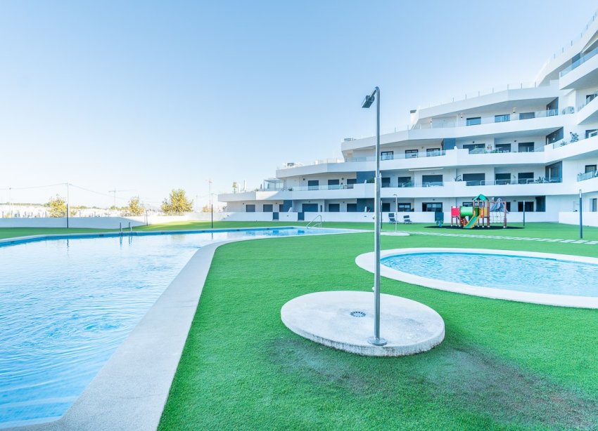 Reventa - Apartamento / Dúplex - San Miguel de Salinas