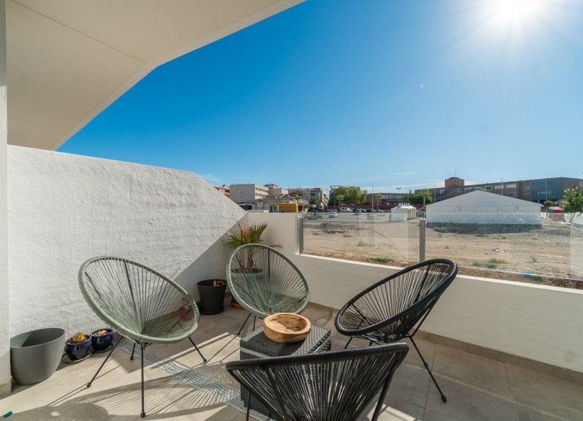 Reventa - Apartamento / Dúplex - San Miguel de Salinas