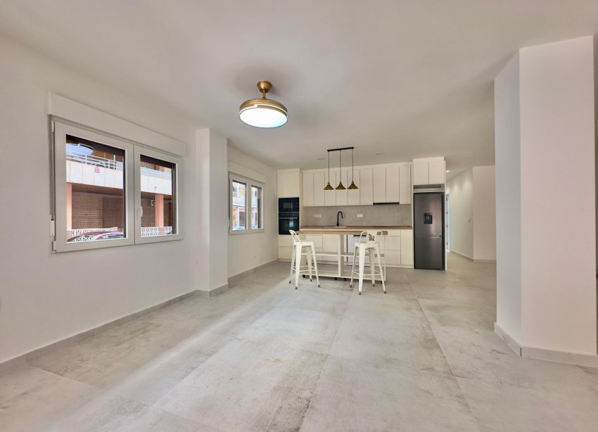 Reventa - Apartamento / Dúplex - Torrevieja - Acequion