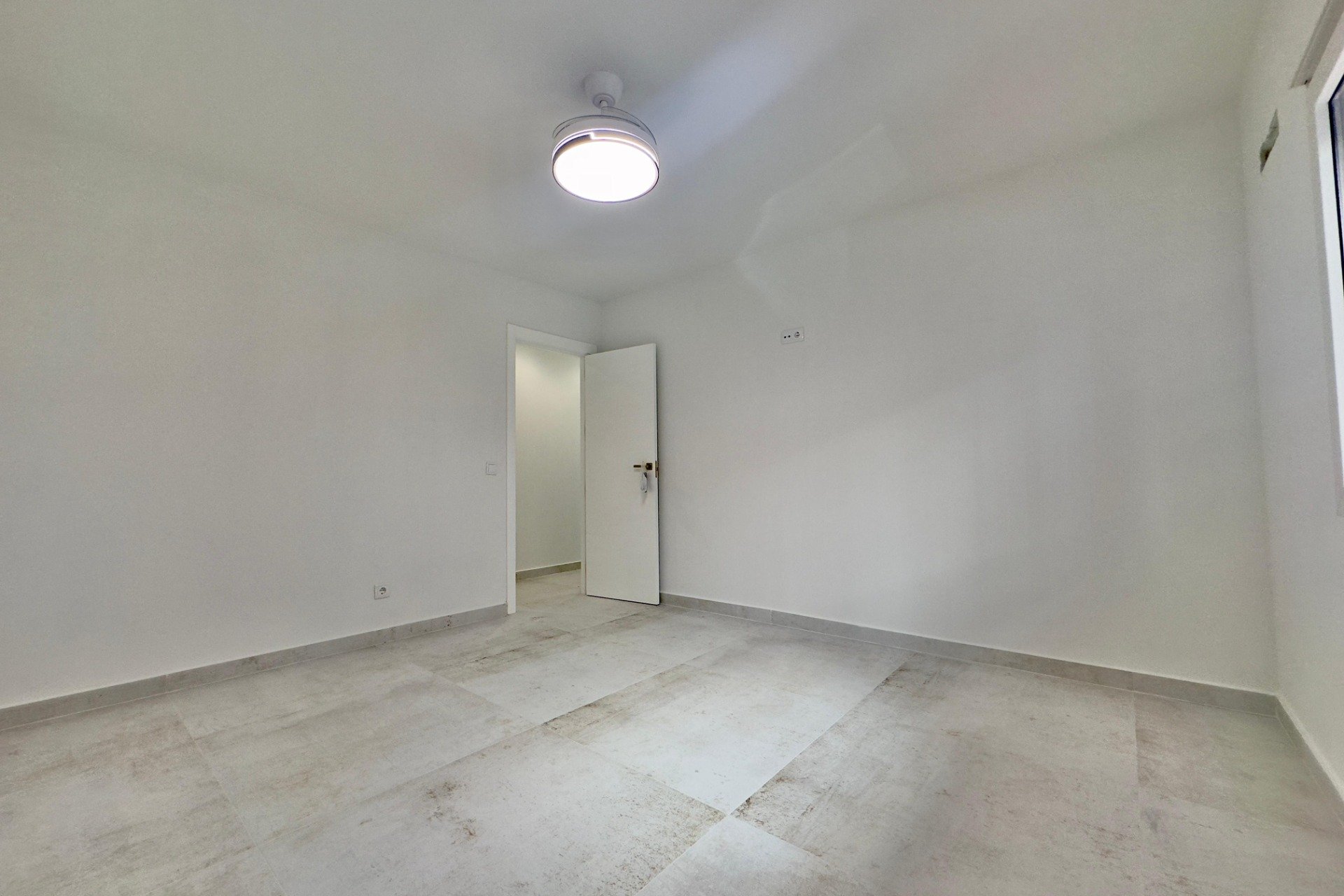 Reventa - Apartamento / Dúplex - Torrevieja - Acequion