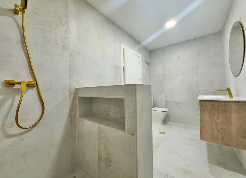 Reventa - Apartamento / Dúplex - Torrevieja - Acequion