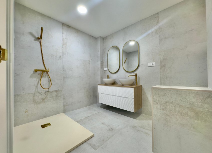 Reventa - Apartamento / Dúplex - Torrevieja - Acequion