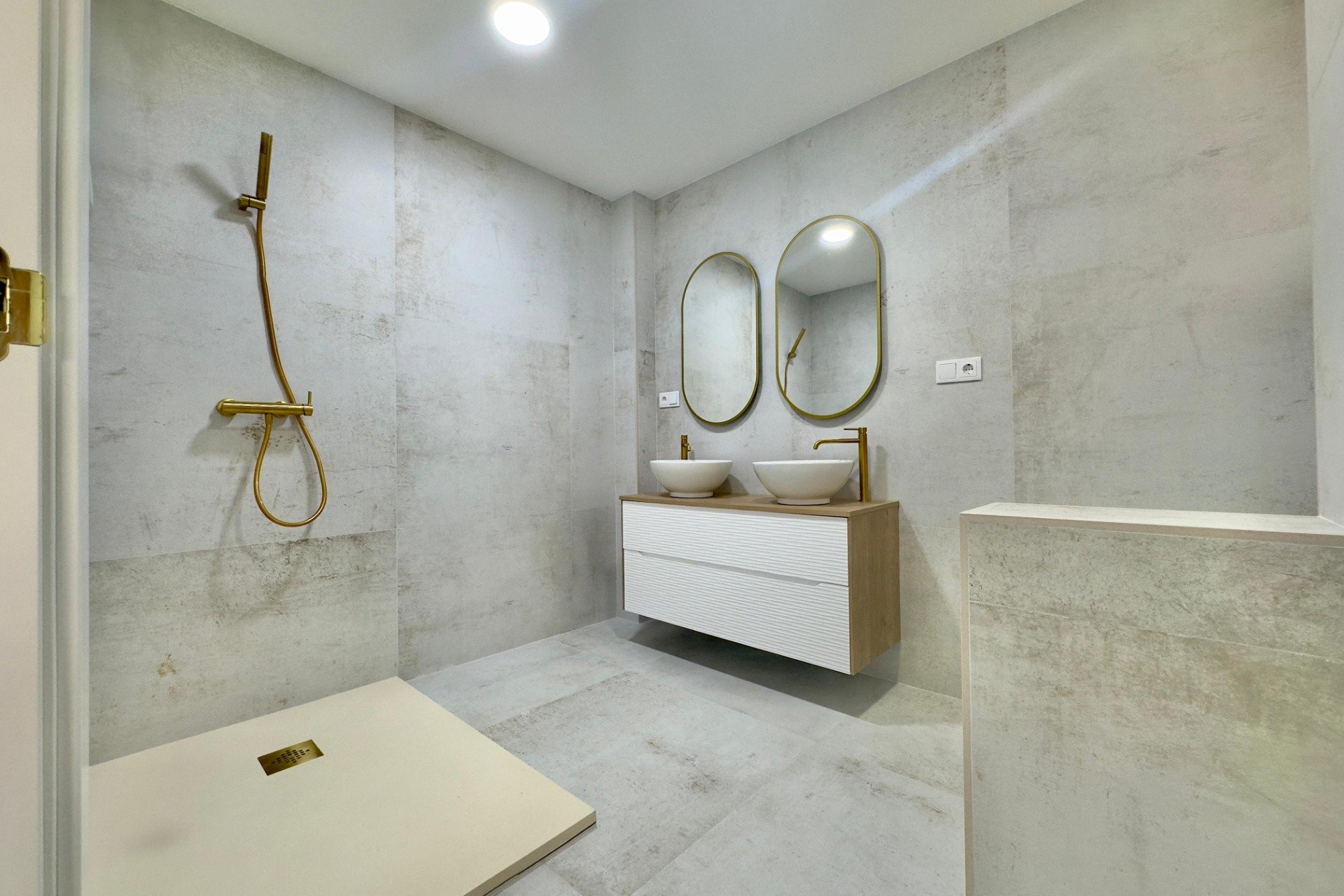 Reventa - Apartamento / Dúplex - Torrevieja - Acequion