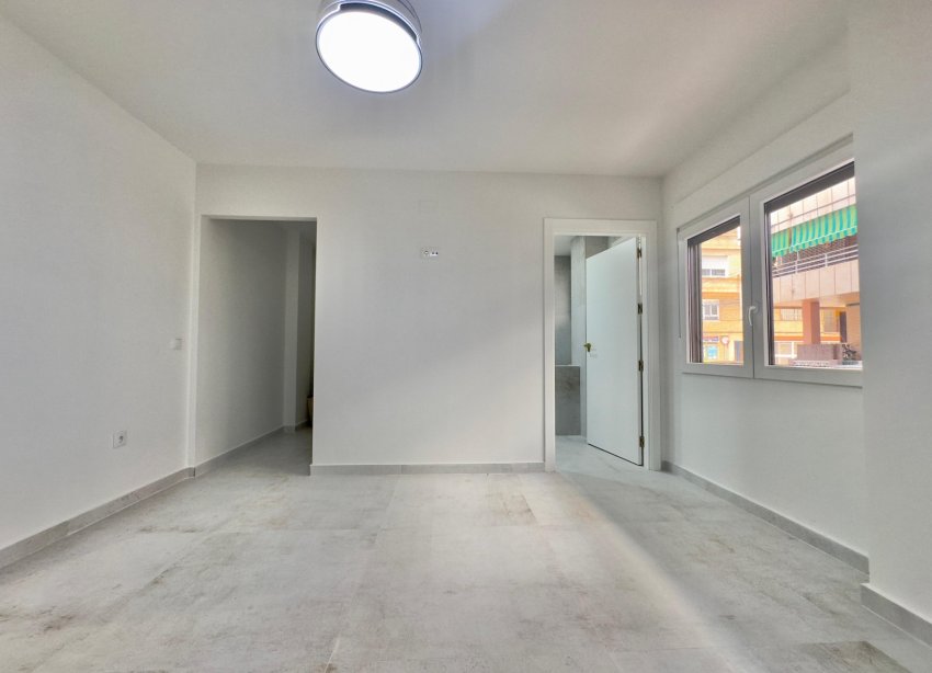 Reventa - Apartamento / Dúplex - Torrevieja - Acequion