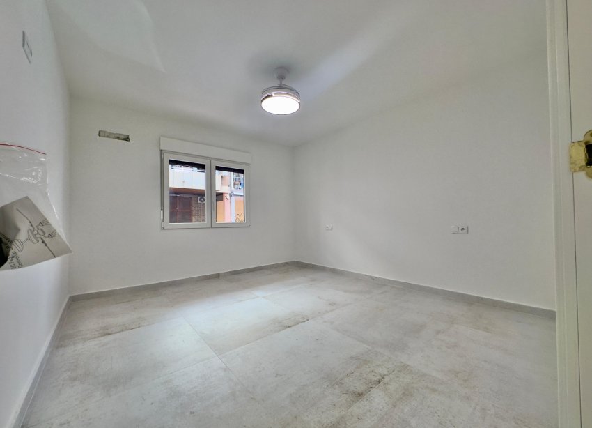 Reventa - Apartamento / Dúplex - Torrevieja - Acequion
