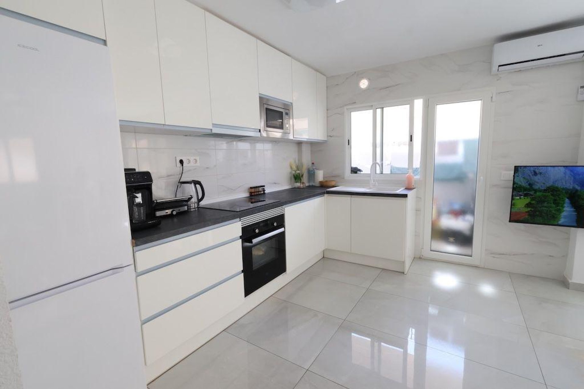 Reventa - Apartamento / Dúplex - Torrevieja - Acequion