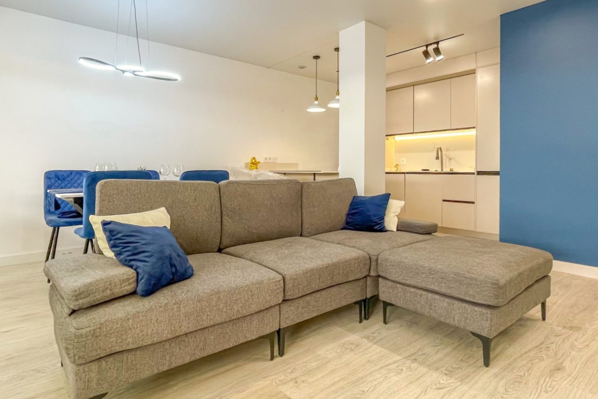 Reventa - Apartamento / Dúplex - Torrevieja - Acequion