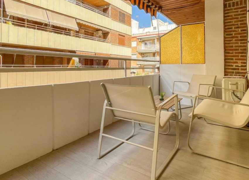 Reventa - Apartamento / Dúplex - Torrevieja - Acequion