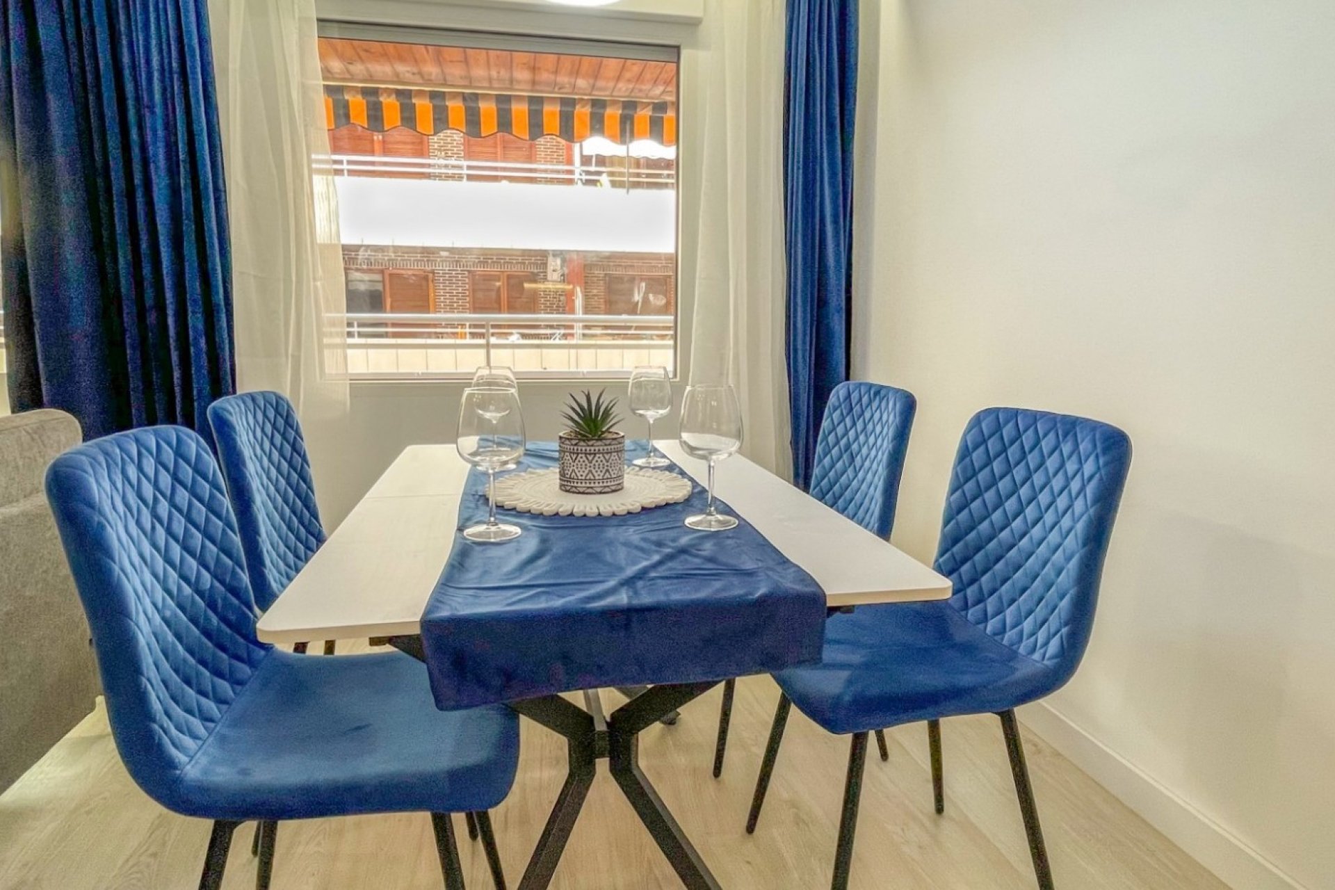 Reventa - Apartamento / Dúplex - Torrevieja - Acequion