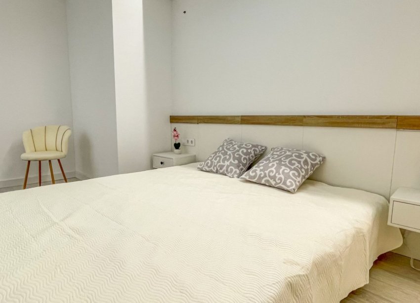 Reventa - Apartamento / Dúplex - Torrevieja - Acequion
