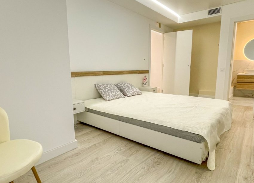 Reventa - Apartamento / Dúplex - Torrevieja - Acequion