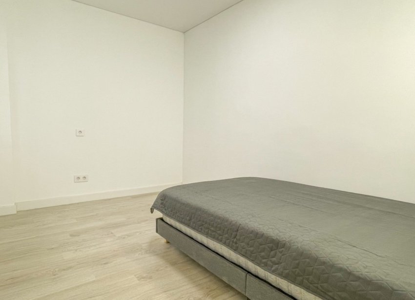 Reventa - Apartamento / Dúplex - Torrevieja - Acequion