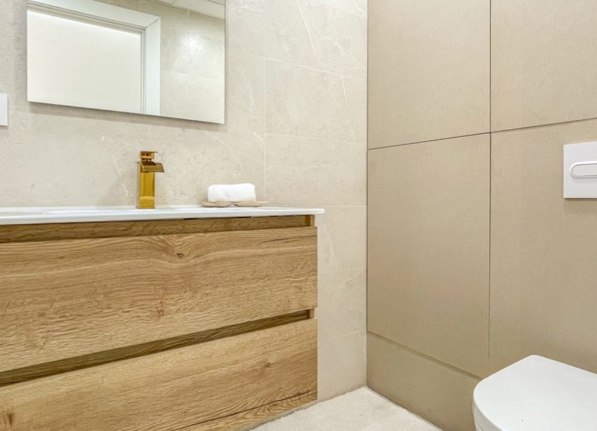 Reventa - Apartamento / Dúplex - Torrevieja - Acequion