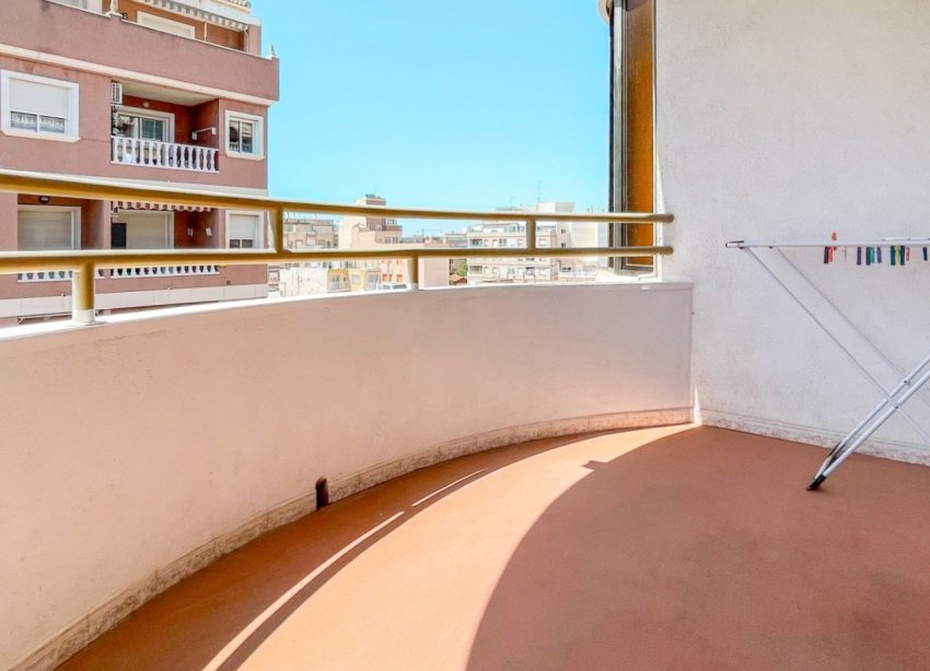 Reventa - Apartamento / Dúplex - Torrevieja - Acequion