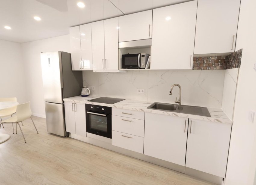 Reventa - Apartamento / Dúplex - Torrevieja - Acequion