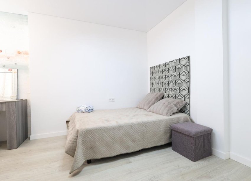 Reventa - Apartamento / Dúplex - Torrevieja - Acequion