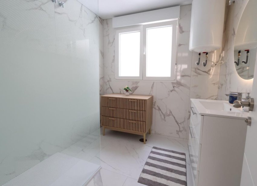 Reventa - Apartamento / Dúplex - Torrevieja - Acequion