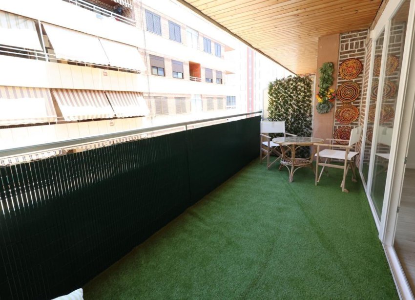 Reventa - Apartamento / Dúplex - Torrevieja - Acequion