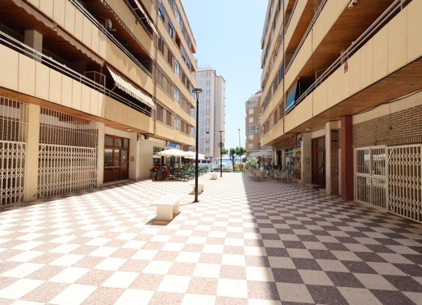 Reventa - Apartamento / Dúplex - Torrevieja - Acequion