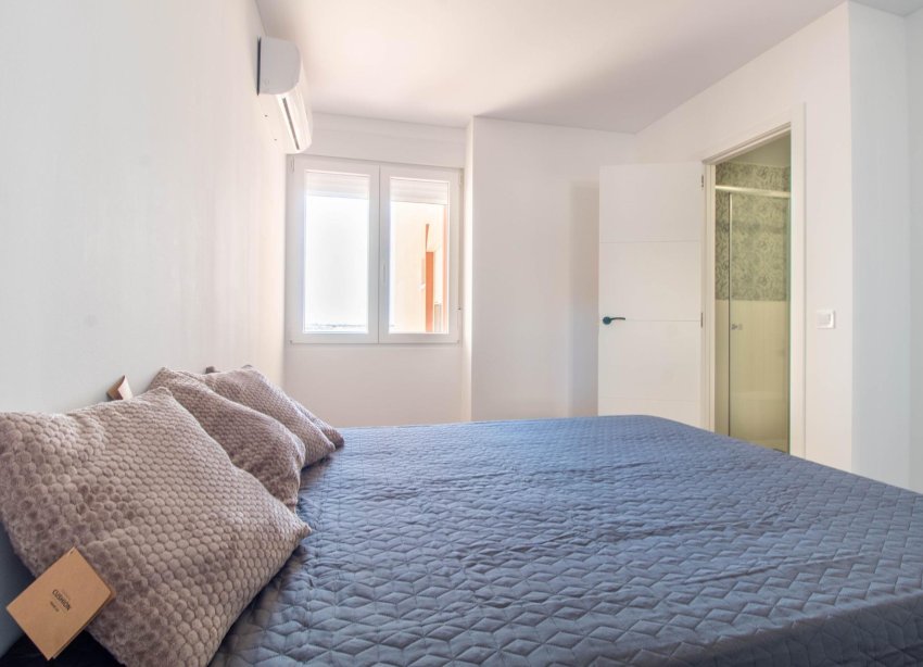 Reventa - Apartamento / Dúplex - Torrevieja - Acequion