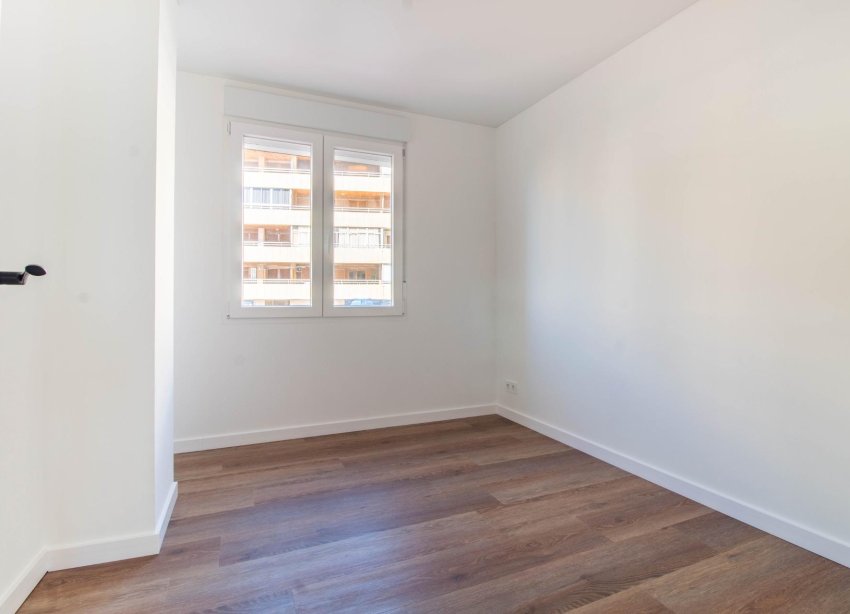 Reventa - Apartamento / Dúplex - Torrevieja - Acequion