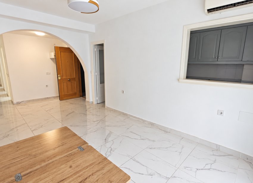Reventa - Apartamento / Dúplex - Torrevieja - Acequion