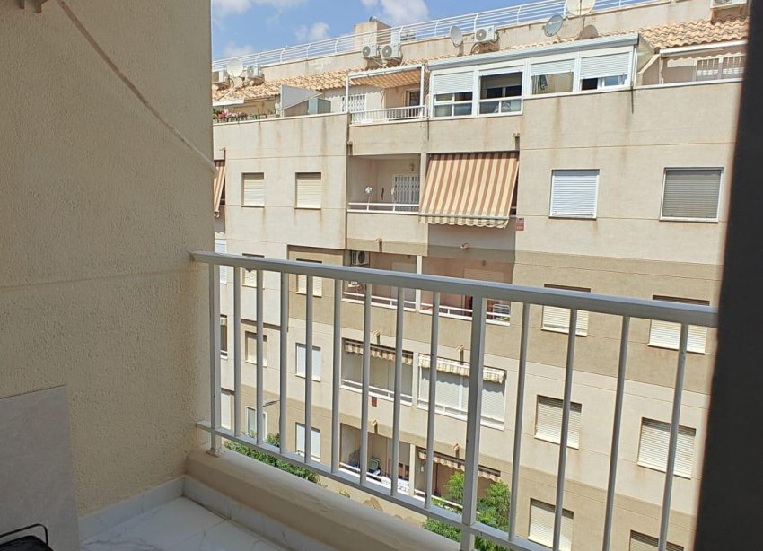 Reventa - Apartamento / Dúplex - Torrevieja - Acequion