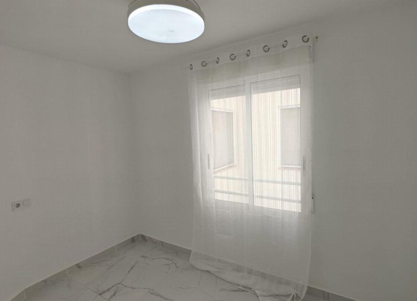 Reventa - Apartamento / Dúplex - Torrevieja - Acequion