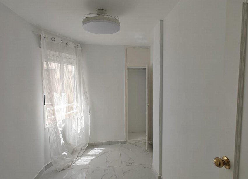 Reventa - Apartamento / Dúplex - Torrevieja - Acequion