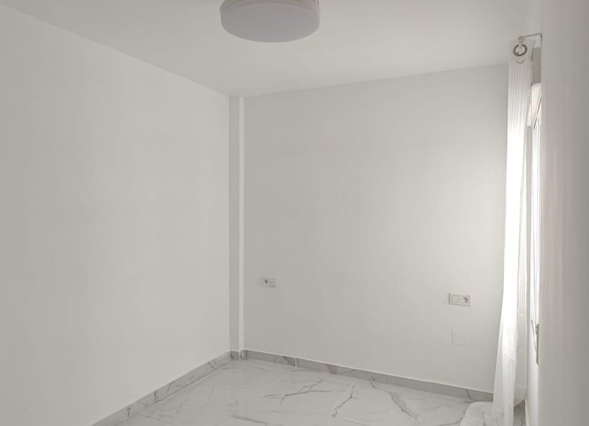 Reventa - Apartamento / Dúplex - Torrevieja - Acequion