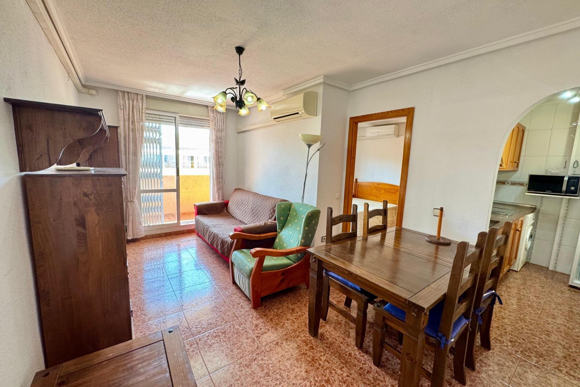 Reventa - Apartamento / Dúplex - Torrevieja - Centro