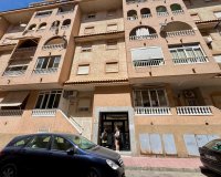 Reventa - Apartamento / Dúplex - Torrevieja - Centro