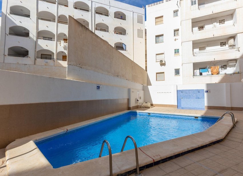 Reventa - Apartamento / Dúplex - Torrevieja - Centro